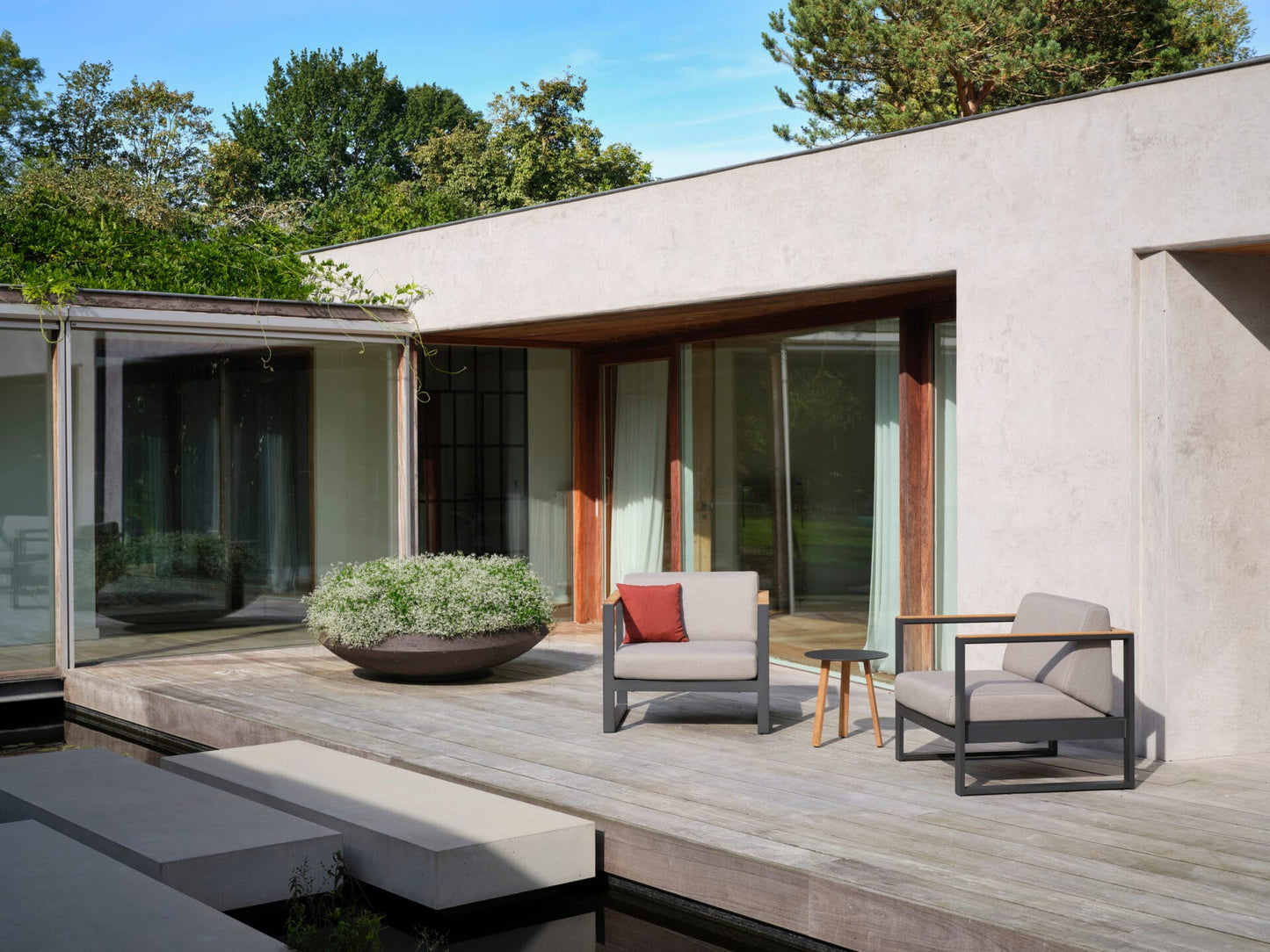 Aluminum Single-Seat Sofa – Sunbrella Cushions & Teak Armrests | Moss & Timber