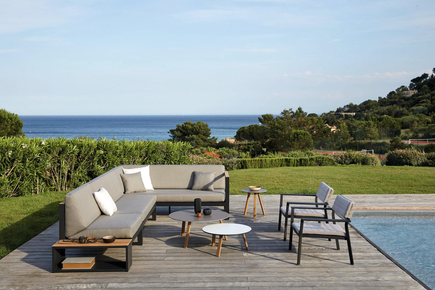 Sofa Set --Aluminum Lounge Sofa Set – 3-Piece – Thin Teak Armrest