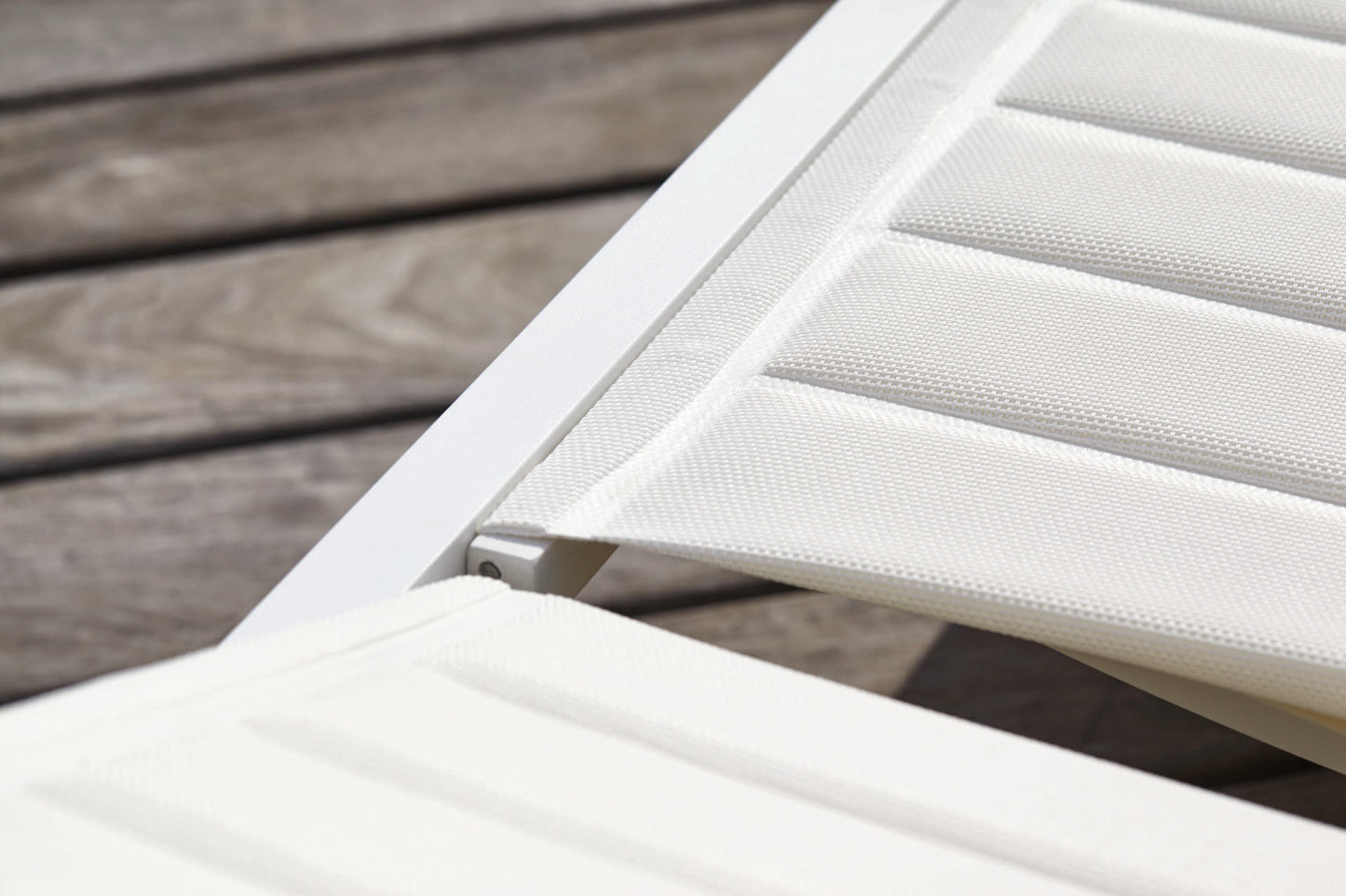 Aluminum & Textylene Sunlounger with Wheels – White & Lava Options | Moss & Timber