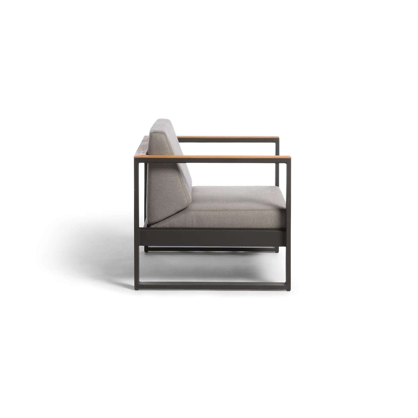 Aluminum Single-Seat Sofa – Sunbrella Cushions & Teak Armrests | Moss & Timber